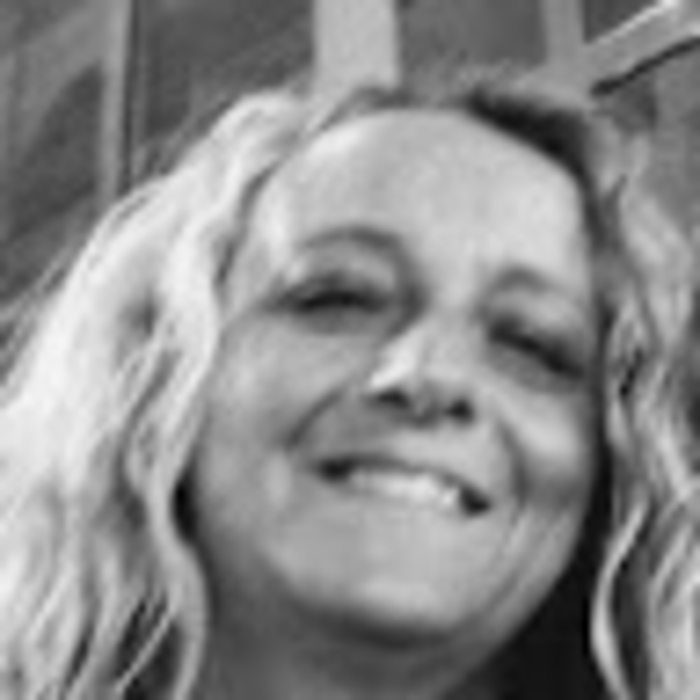 Meet your Posher, Leslie